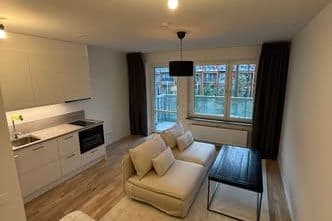 Nybyggd 1:a i Täby med balkong